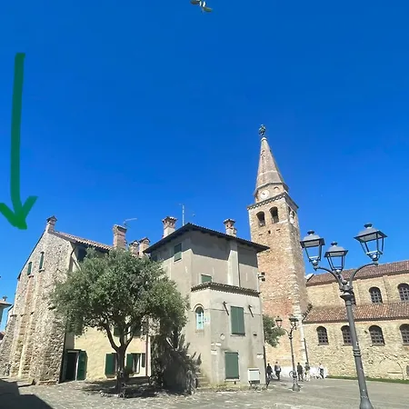 Calle Del Palazzo 12 *